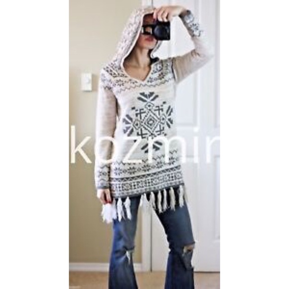 Anthropologie Sweaters - 🎉HP!🎉ANTHRO Flying Tomato
